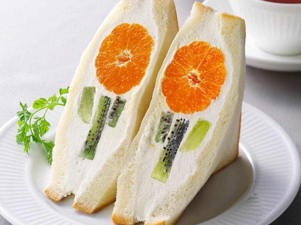 お花のフルーツサンド